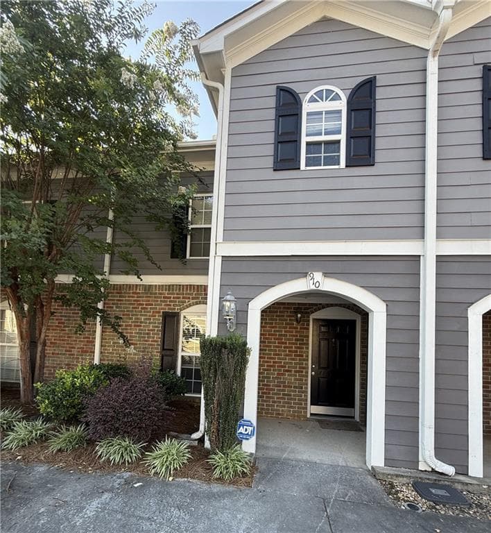2 bedroom, 3 bathroom, 1,214 sq ft townhouse for sale at 910 Summer Place, Norcross, GA 30071