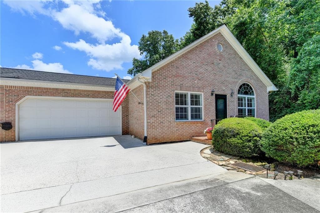 2 bedroom, 2 bathroom, 2,250 sq ft condominium for sale at 3321 Raes Creek Road BLDG 11, Marietta, GA 30008 — photo 3