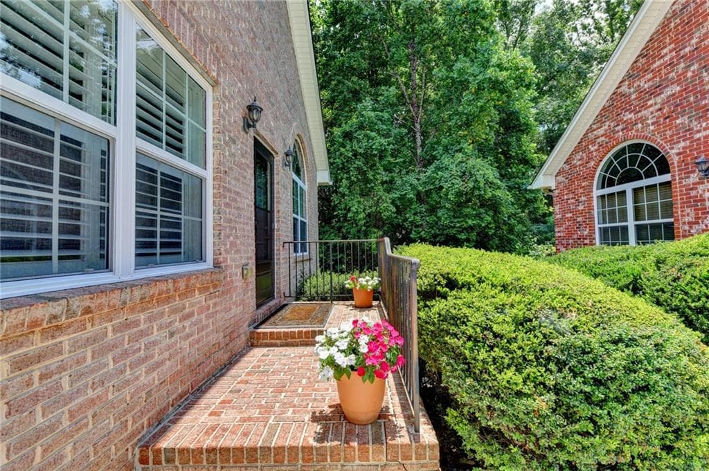 2 bedroom, 2 bathroom, 2,250 sq ft condominium for sale at 3321 Raes Creek Road BLDG 11, Marietta, GA 30008 — photo 4