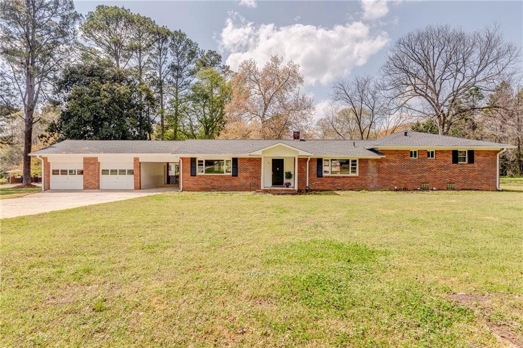 3 bedroom, 2 bathroom, 3,295 sq ft single family residence for sale at 207 John Phillips Road, Cedartown, GA 30125