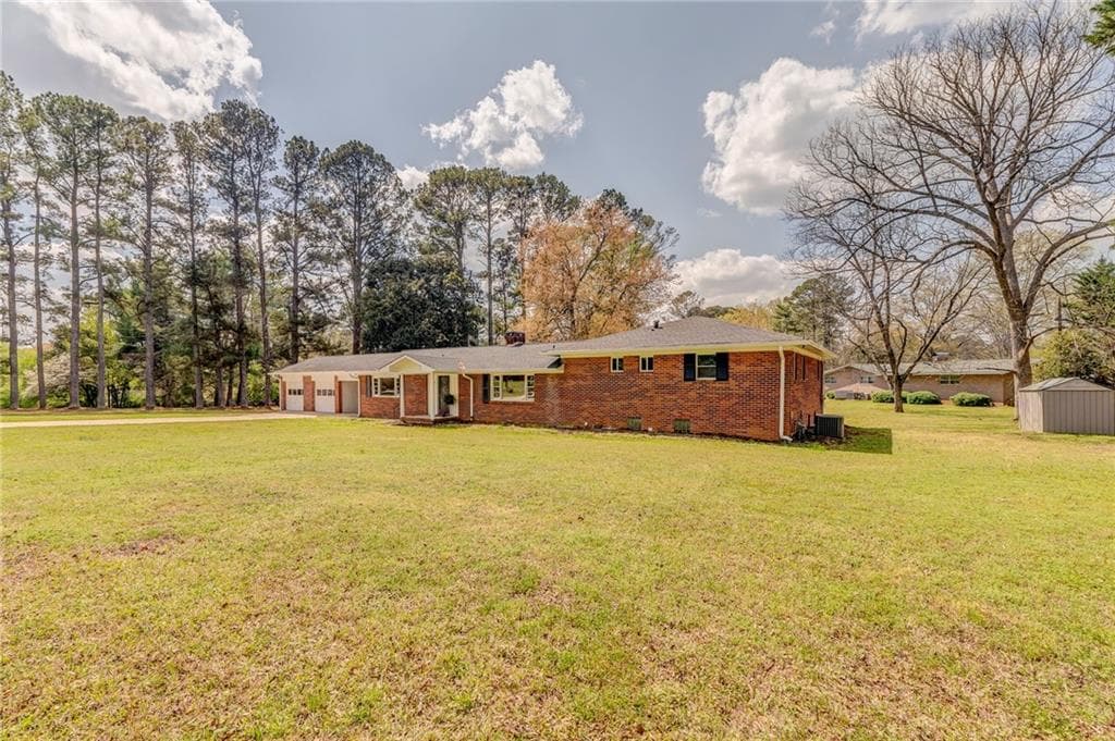 3 bedroom, 2 bathroom, 3,295 sq ft single family residence for sale at 207 John Phillips Road, Cedartown, GA 30125 — photo 3