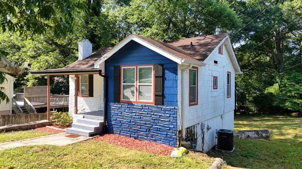 2 bedroom, 1 bathroom, 745 sq ft single family residence for rent at 1888 Vesta Avenue, College Park, GA 30337 for $1,400 a month — photo 2