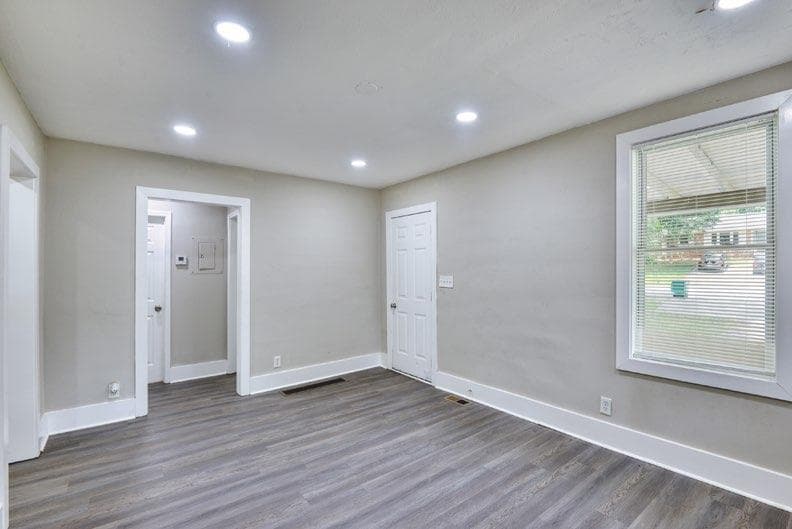 2 bedroom, 1 bathroom, 745 sq ft single family residence for rent at 1888 Vesta Avenue, College Park, GA 30337 for $1,400 a month — photo 8