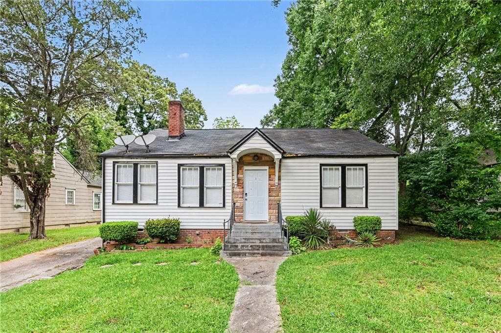 3 bedroom, 2 bathroom, 1,373 sq ft single family residence for sale at 1461 Clermont Avenue, East Point, GA 30344 — photo 2
