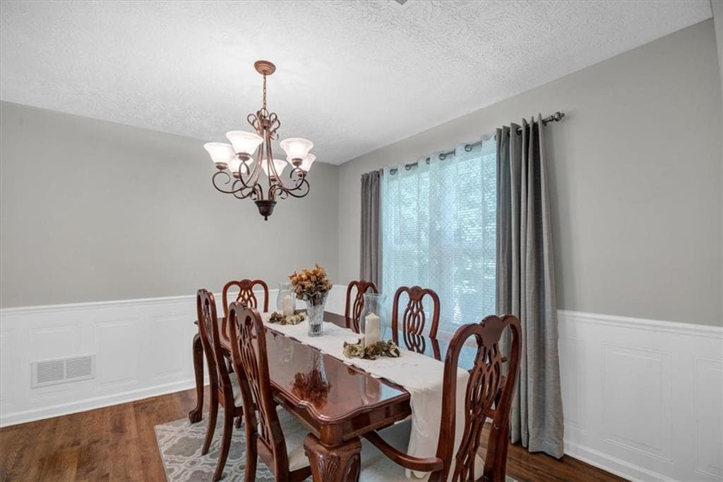 3 bedroom, 3 bathroom, 2,046 sq ft single family residence for sale at 5086 N Woodbridge Trail, Stone Mountain, GA 30088 — photo 7