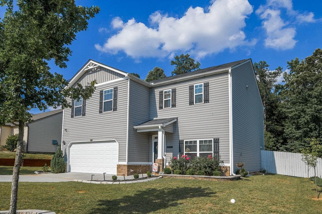 4 bedroom, 3 bathroom, 2,361 sq ft single family residence for sale at 1428 Cragston Drive, Winder, GA 30680 — photo 3