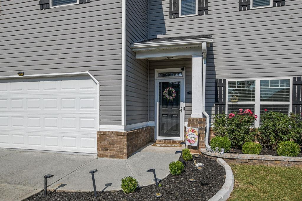 4 bedroom, 3 bathroom, 2,361 sq ft single family residence for sale at 1428 Cragston Drive, Winder, GA 30680 — photo 4
