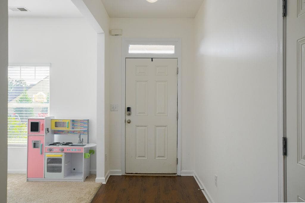 4 bedroom, 3 bathroom, 2,361 sq ft single family residence for sale at 1428 Cragston Drive, Winder, GA 30680 — photo 5