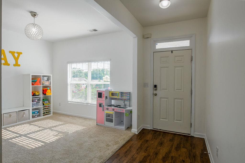4 bedroom, 3 bathroom, 2,361 sq ft single family residence for sale at 1428 Cragston Drive, Winder, GA 30680 — photo 6