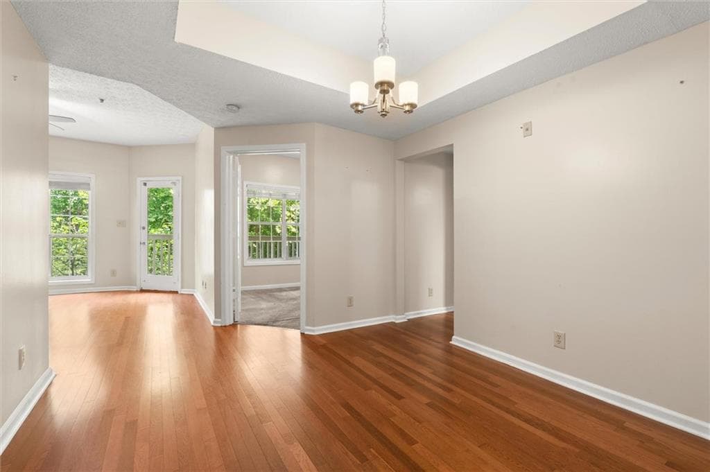 2 bedroom, 1 bathroom, 978 sq ft condominium for sale at 1250 Parkwood Circle 2203, Atlanta, GA 30339 — photo 5