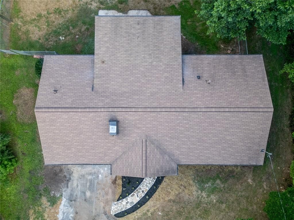 3 bedroom, 2 bathroom, 1,323 sq ft single family residence under contract at 38 Red Oak Drive, Newnan, GA 30263 — photo 8