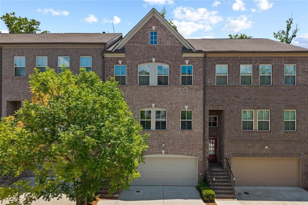 4 bedroom, 4 bathroom, 2,792 sq ft townhouse sold at 373 Via Secco Lane, Suwanee, GA 30024