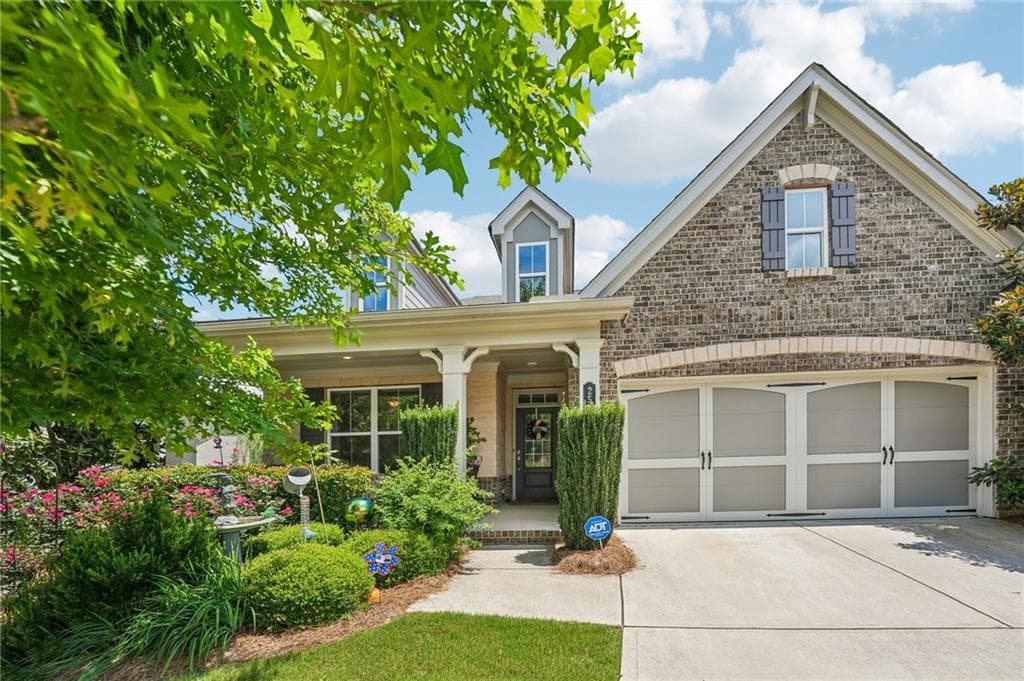 3 bedroom, 2 bathroom, 2,185 sq ft single family residence for sale at 2545 Chalgrove Court, Cumming, GA 30040 — photo 1 of 40