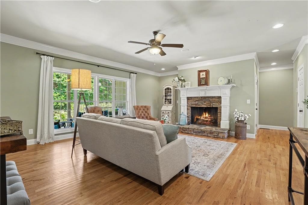6 bedroom, 7 bathroom, 5,966 sq ft single family residence for sale at 124 Waterford Court, Jefferson, GA 30549 — photo 8