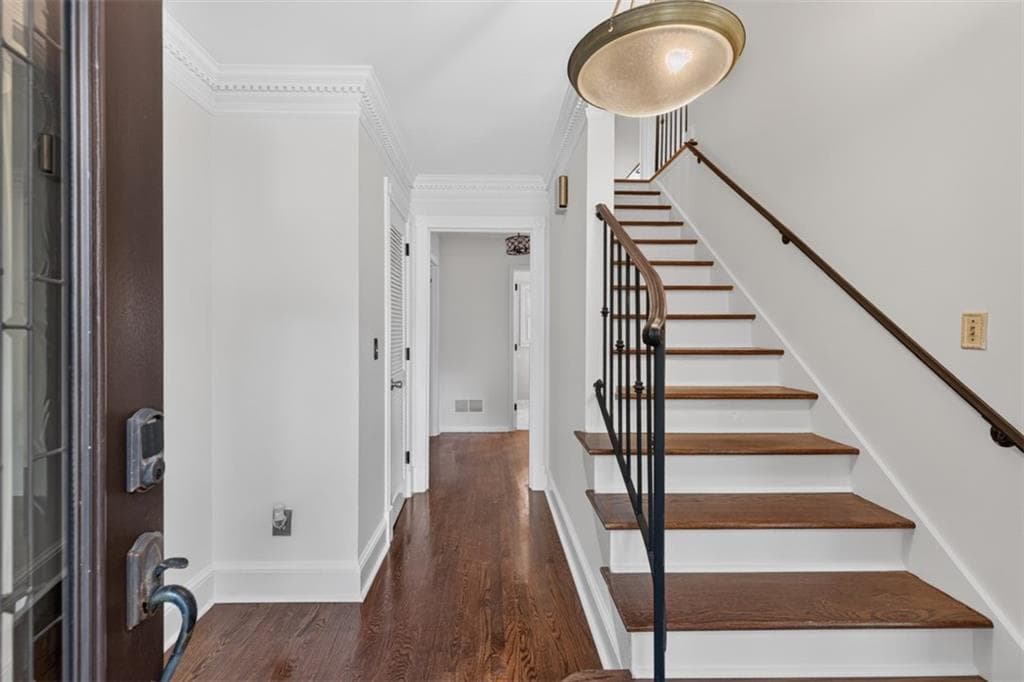 4 bedroom, 3 bathroom, 3,000 sq ft single family residence for sale at 4224 Cedar Creek Trail, Lilburn, GA 30047 — photo 7