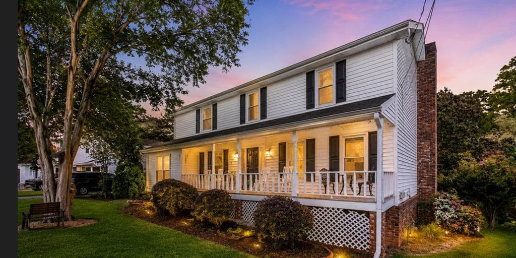 4 bedroom, 3 bathroom, 2,040 sq ft single family residence for sale at 4285 Bending River Trail, Lilburn, GA 30047