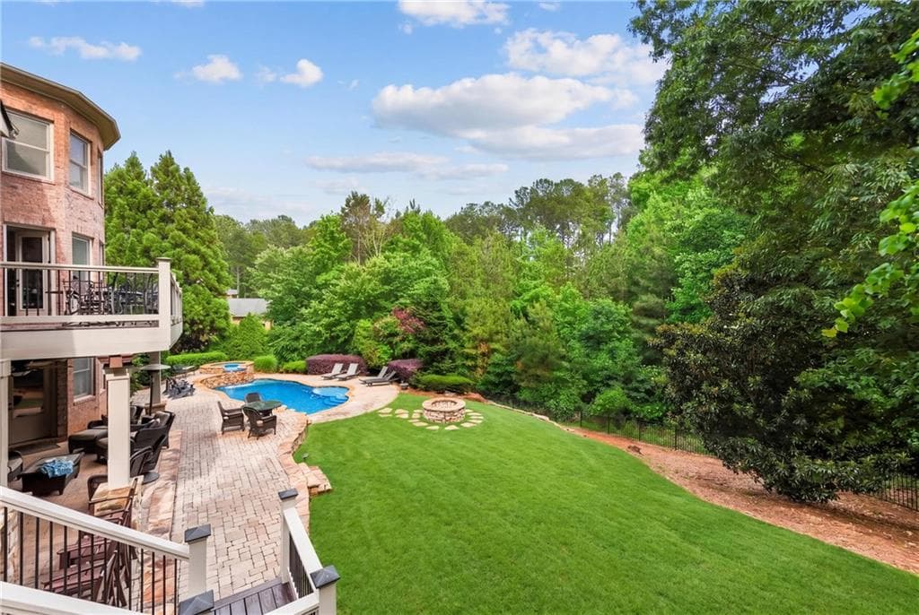 6 bedroom, 5 bathroom, 6,753 sq ft single family residence under contract at 1032 Windsor Green Drive, Canton, GA 30115 — photo 8