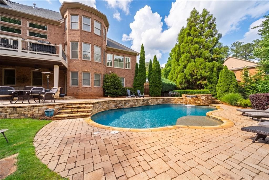 6 bedroom, 5 bathroom, 6,753 sq ft single family residence under contract at 1032 Windsor Green Drive, Canton, GA 30115 — photo 10