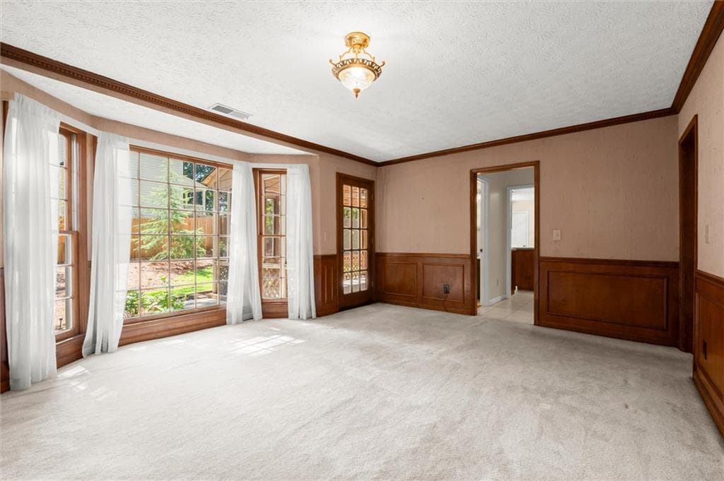 4 bedroom, 3 bathroom, 2,266 sq ft single family residence under contract at 3650 Stonehenge Way, Marietta, GA 30066 — photo 3