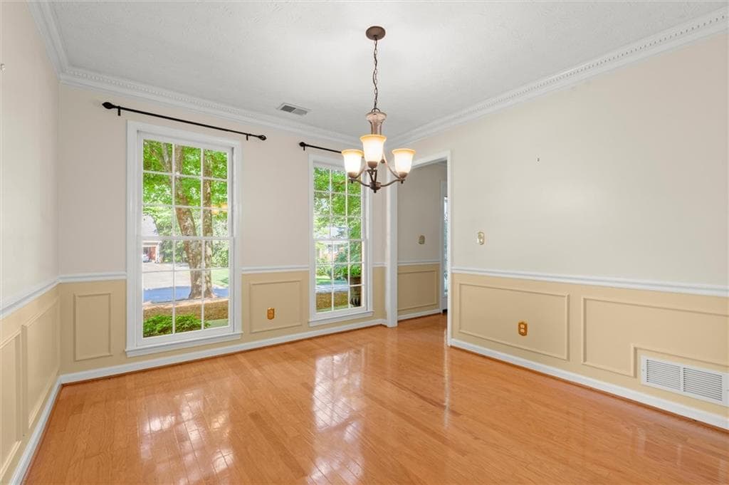 4 bedroom, 3 bathroom, 2,266 sq ft single family residence under contract at 3650 Stonehenge Way, Marietta, GA 30066 — photo 4