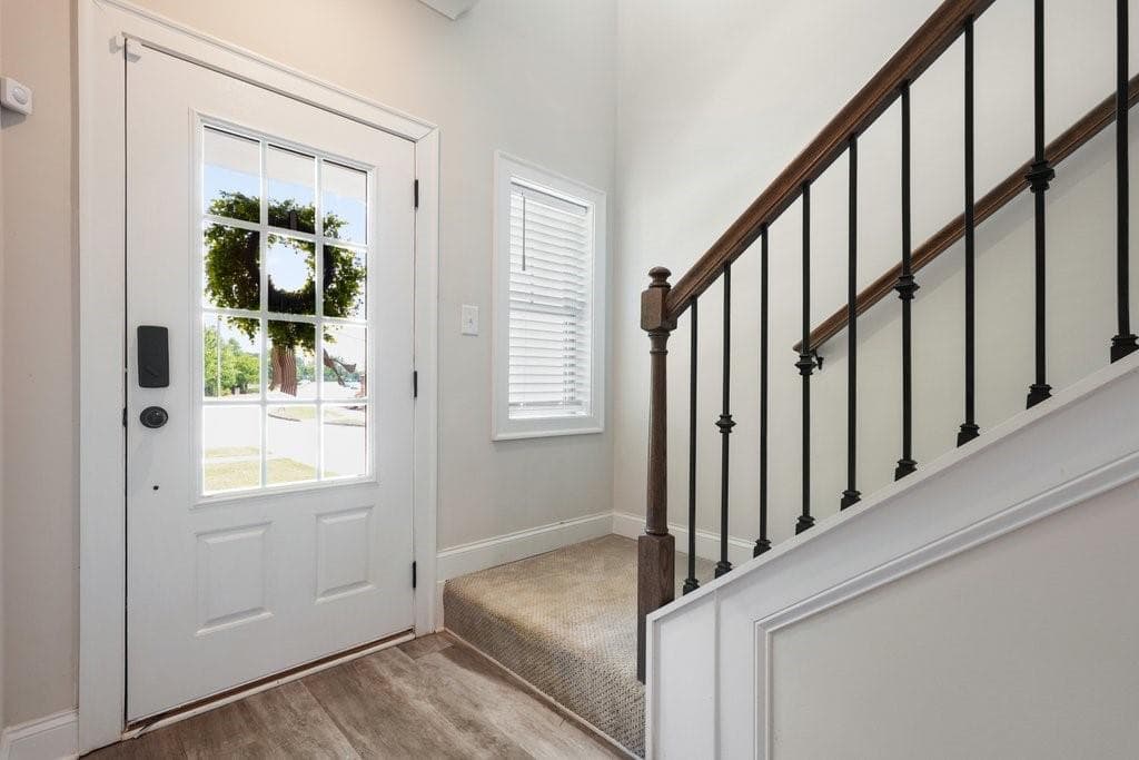 3 bedroom, 3 bathroom, 2,064 sq ft single family residence for sale at 100 Grove View Road, Woodstock, GA 30189 — photo 3