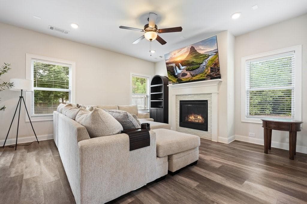 3 bedroom, 3 bathroom, 2,064 sq ft single family residence for sale at 100 Grove View Road, Woodstock, GA 30189 — photo 9