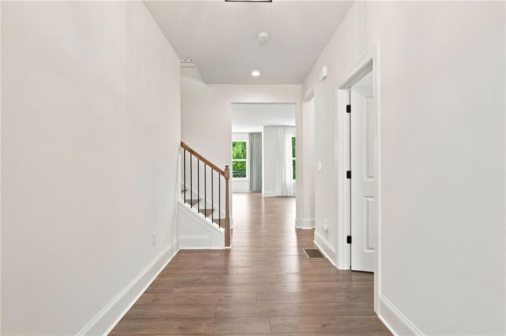 5 bedroom, 3 bathroom, 2,826 sq ft single family residence under contract at 163 Spaulding Lane, Woodstock, GA 30188 — photo 4