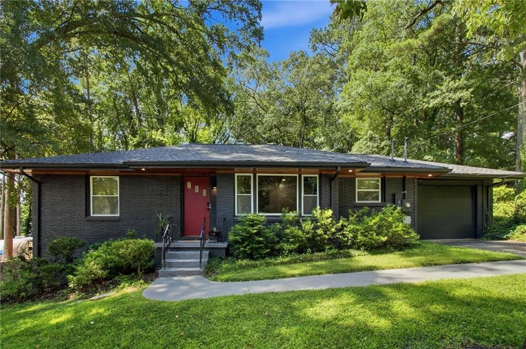 3 bedroom, 2 bathroom, 1,888 sq ft single family residence for sale at 1397 Skyhaven Road, Atlanta, GA 30316