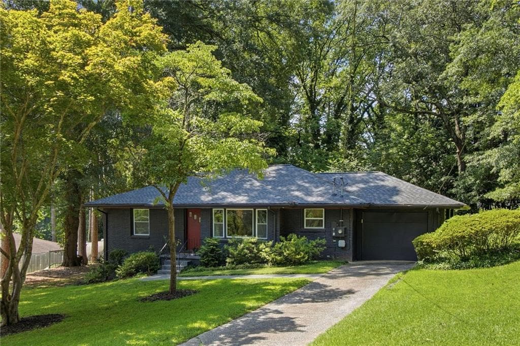 3 bedroom, 2 bathroom, 1,888 sq ft single family residence for sale at 1397 Skyhaven Road, Atlanta, GA 30316 — photo 2