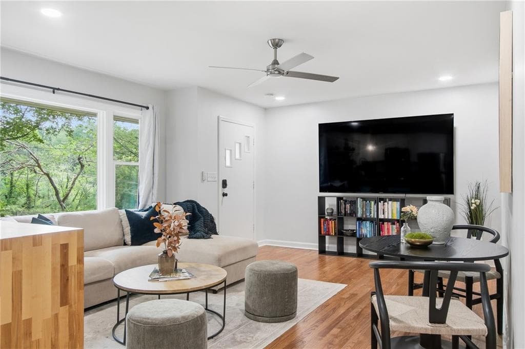 3 bedroom, 2 bathroom, 1,888 sq ft single family residence for sale at 1397 Skyhaven Road, Atlanta, GA 30316 — photo 5