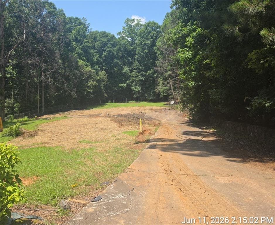 single family residence under contract at 195 Old Fairburn Close, Atlanta, GA 30331 — photo 3