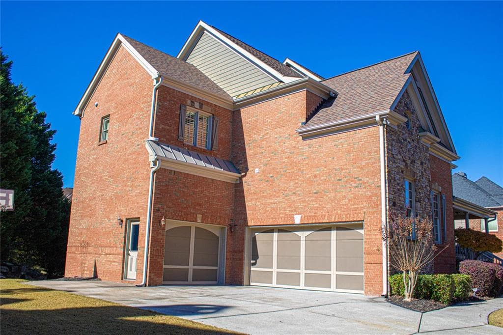 5 bedroom, 4 bathroom, 4,057 sq ft single family residence for sale at 3094 Walkers Falls Way, Buford, GA 30519 — photo 2