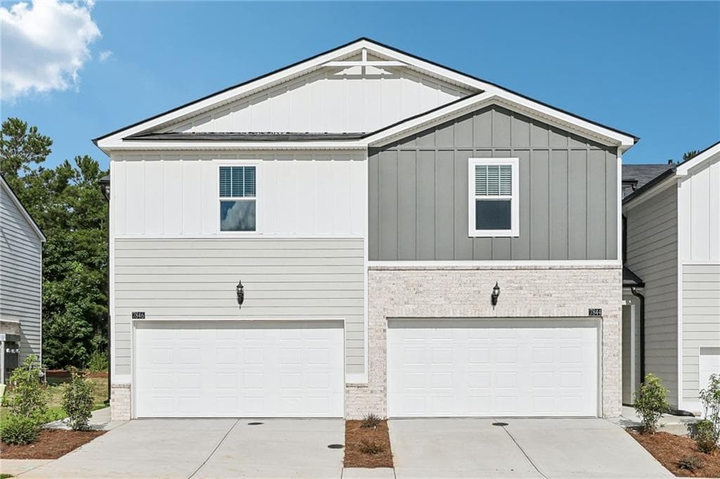 3 bedroom, 4 bathroom, 1,640 sq ft townhouse sold at 7846 Marie Way, Fairburn, GA 30213