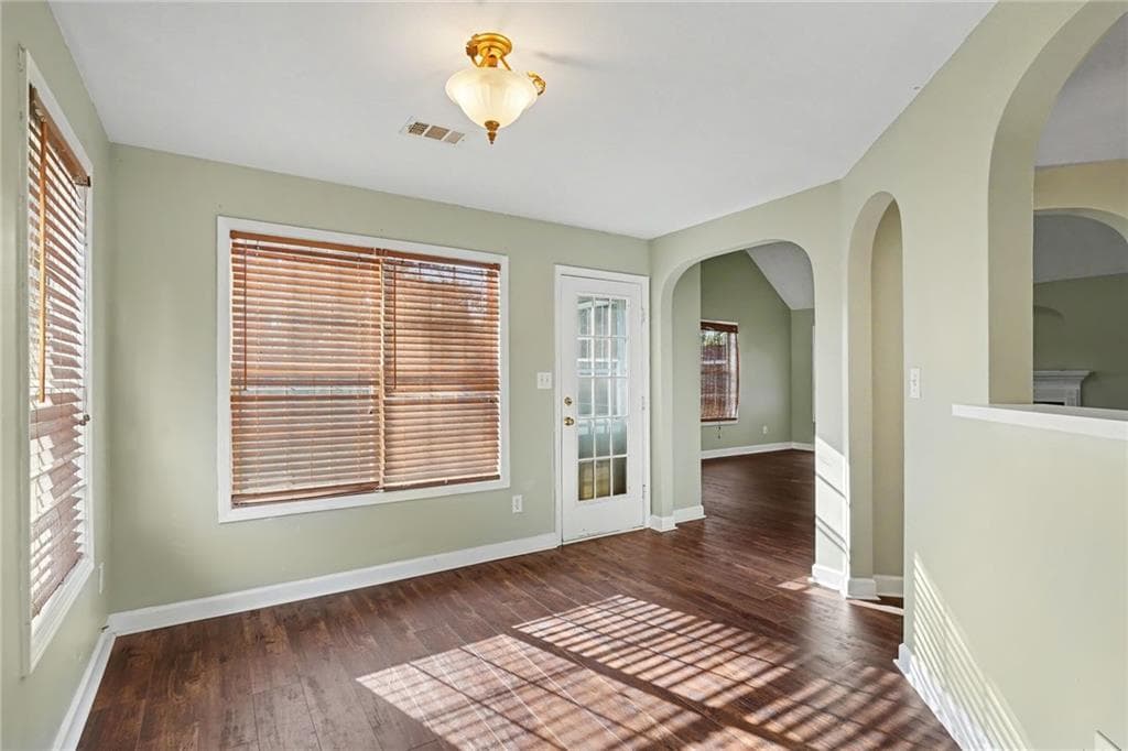 4 bedroom, 3 bathroom, 2,387 sq ft single family residence under contract at 377 Victoria Lane, Stockbridge, GA 30281 — photo 6