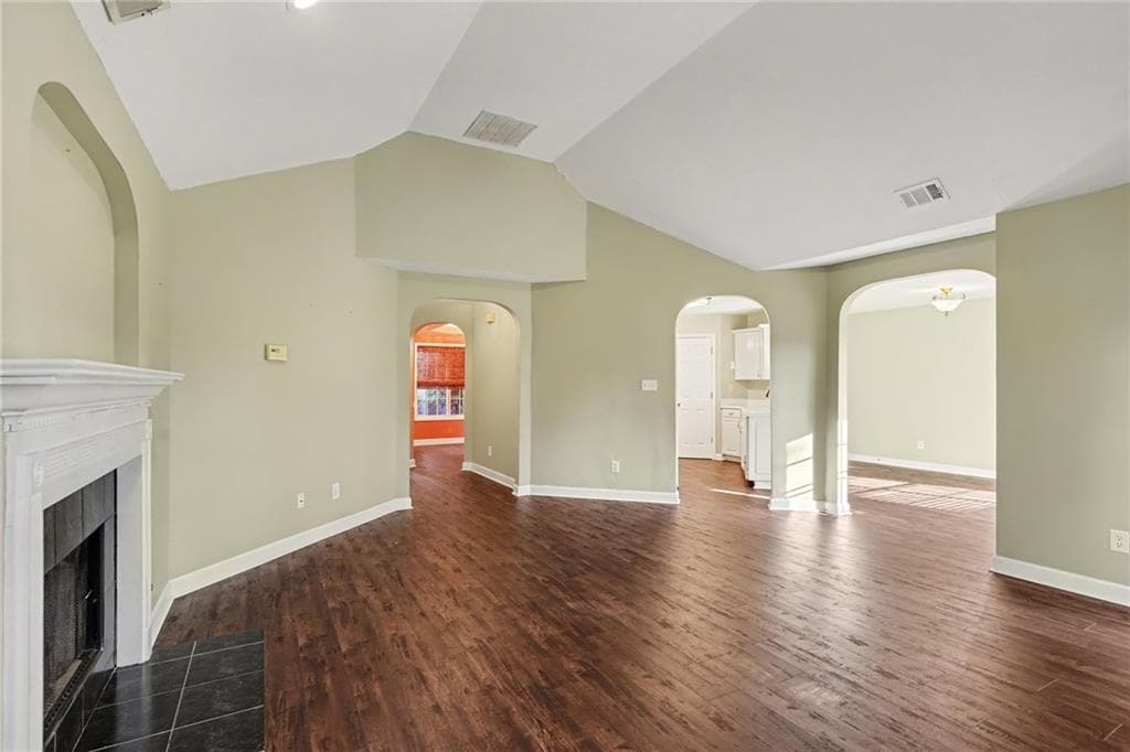 4 bedroom, 3 bathroom, 2,387 sq ft single family residence under contract at 377 Victoria Lane, Stockbridge, GA 30281 — photo 8