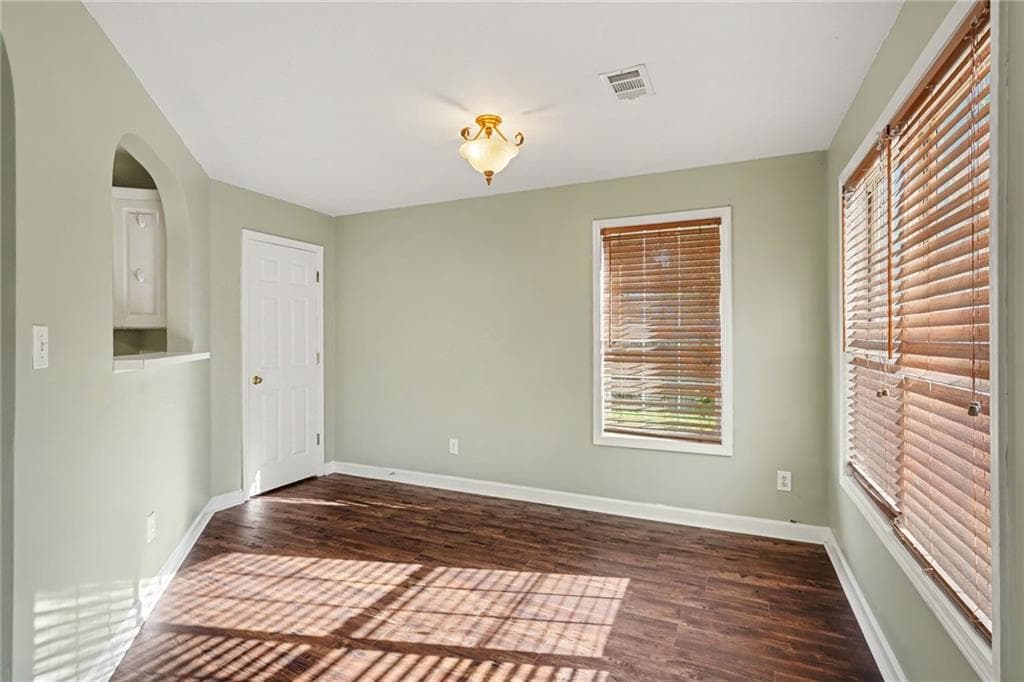 4 bedroom, 3 bathroom, 2,387 sq ft single family residence under contract at 377 Victoria Lane, Stockbridge, GA 30281 — photo 9