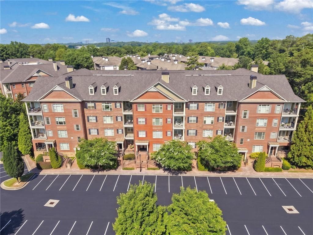 1 bedroom, 1 bathroom, 950 sq ft condominium for sale at 2300 Peachford Road 4204, Atlanta, GA 30338