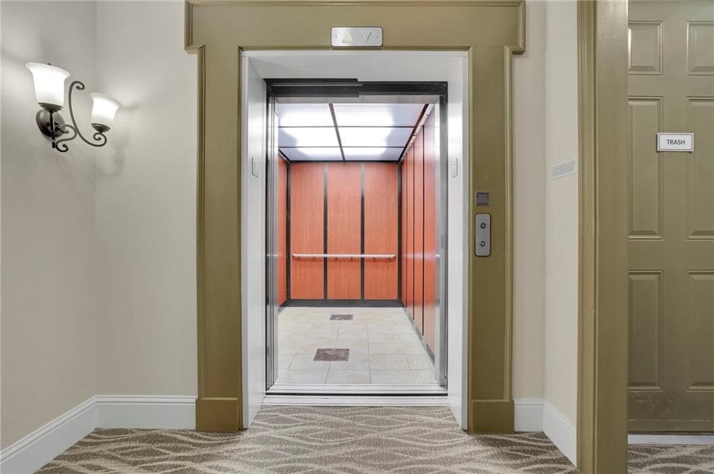1 bedroom, 1 bathroom, 950 sq ft condominium for sale at 2300 Peachford Road 4204, Atlanta, GA 30338 — photo 4