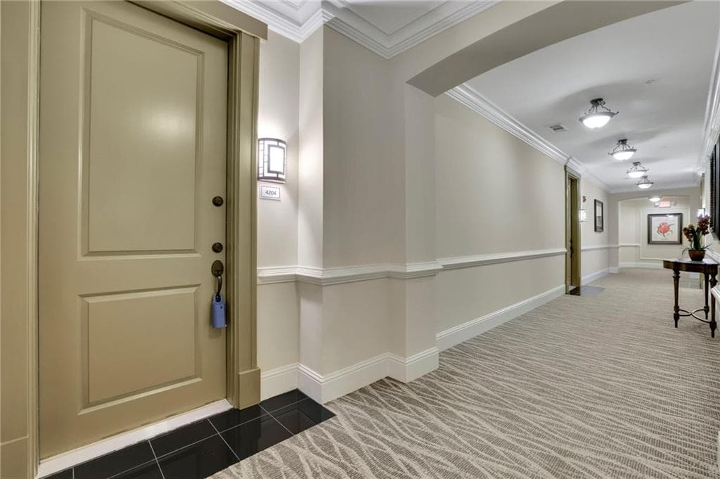 1 bedroom, 1 bathroom, 950 sq ft condominium for sale at 2300 Peachford Road 4204, Atlanta, GA 30338 — photo 5