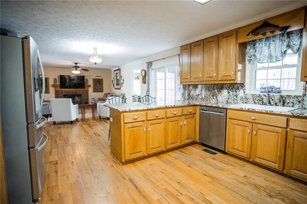 4 bedroom, 3 bathroom, 2,564 sq ft single family residence for sale at 4450 Bay Creek Road, Loganville, GA 30052 — photo 3