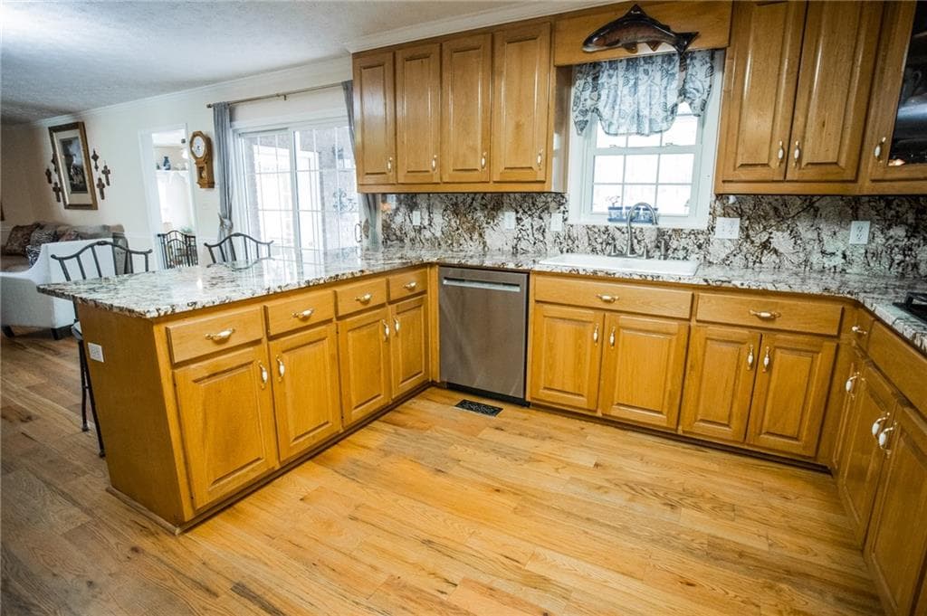 4 bedroom, 3 bathroom, 2,564 sq ft single family residence for sale at 4450 Bay Creek Road, Loganville, GA 30052 — photo 4