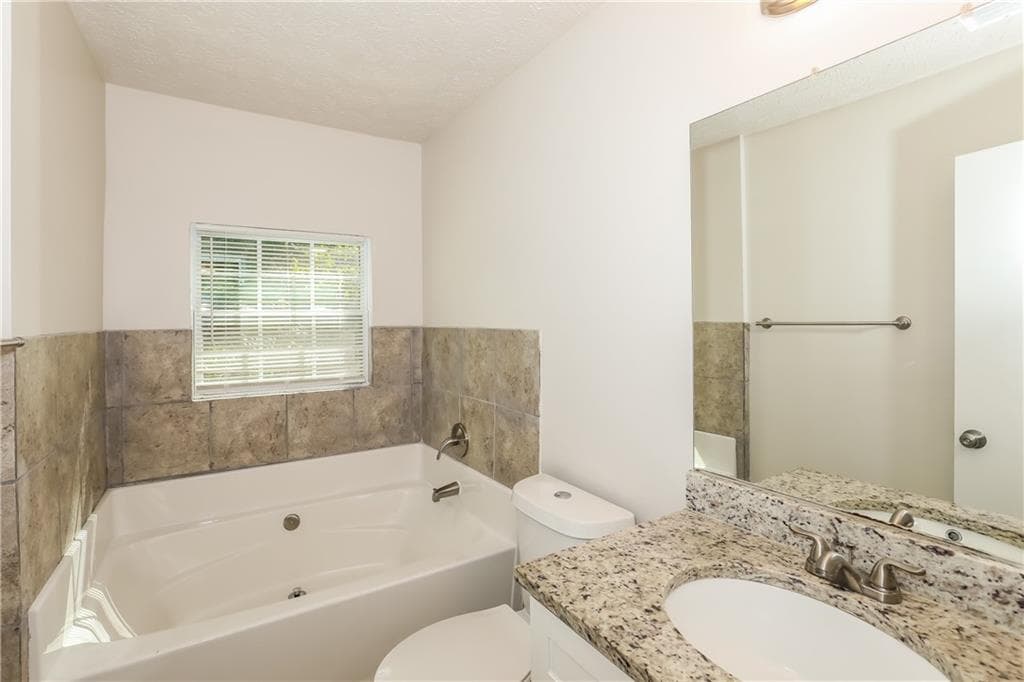 3 bedroom, 3 bathroom, 1,472 sq ft single family residence for sale at 1361 Wrens Court, Jonesboro, GA 30238 — photo 10