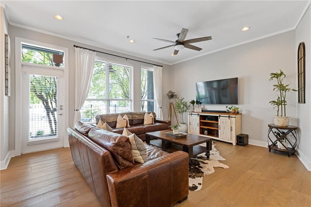 1 bedroom, 1 bathroom, 818 sq ft condominium for sale at 747 Ralph Mcgill Boulevard 102, Atlanta, GA 30312 — photo 2
