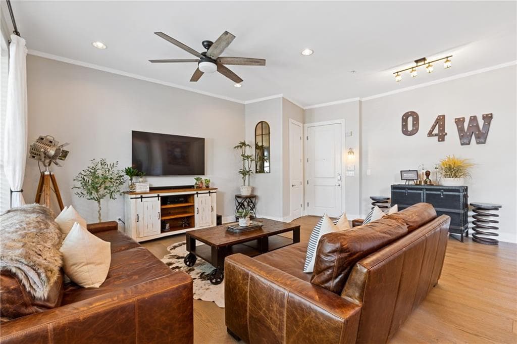 1 bedroom, 1 bathroom, 818 sq ft condominium for sale at 747 Ralph Mcgill Boulevard 102, Atlanta, GA 30312 — photo 3