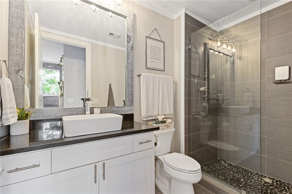 1 bedroom, 1 bathroom, 818 sq ft condominium for sale at 747 Ralph Mcgill Boulevard 102, Atlanta, GA 30312 — photo 9