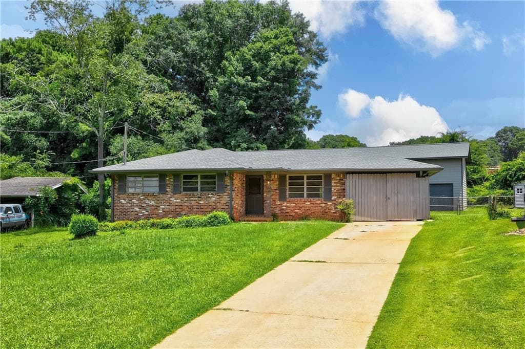 3 bedroom, 2 bathroom, 1,092 sq ft single family residence under contract at 3282 Convair Lane, Decatur, GA 30032