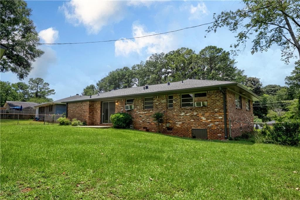 3 bedroom, 2 bathroom, 1,092 sq ft single family residence under contract at 3282 Convair Lane, Decatur, GA 30032 — photo 6
