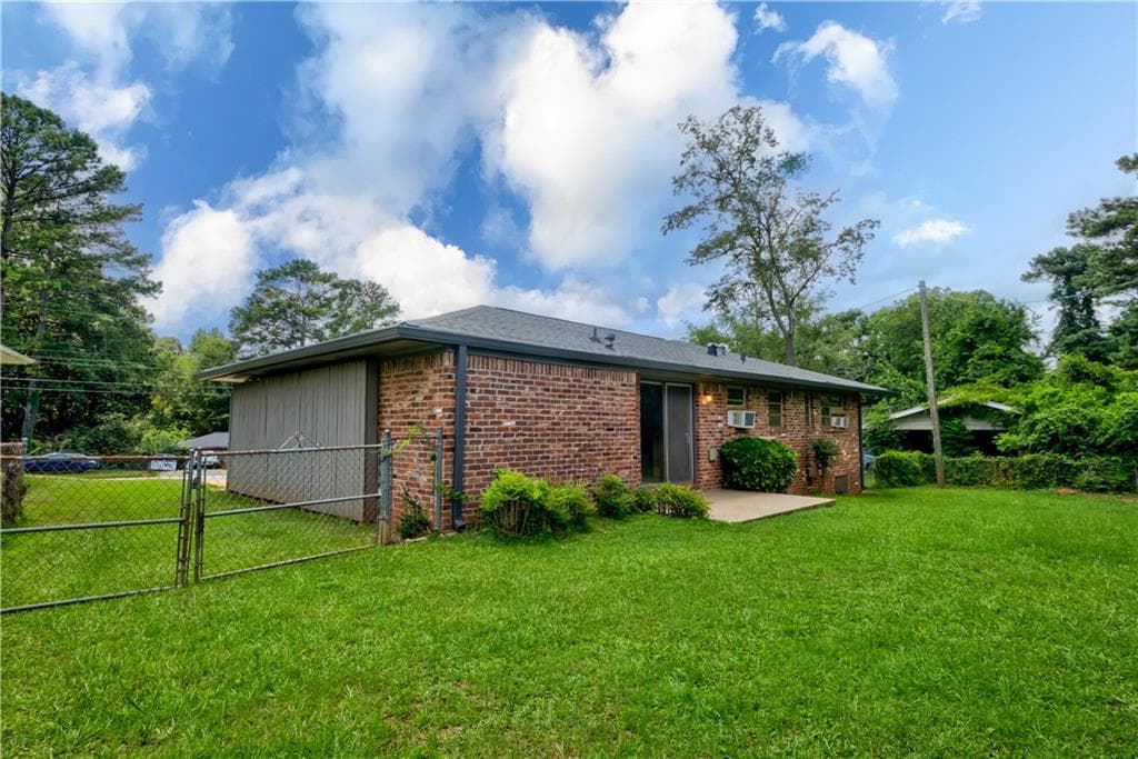 3 bedroom, 2 bathroom, 1,092 sq ft single family residence under contract at 3282 Convair Lane, Decatur, GA 30032 — photo 10