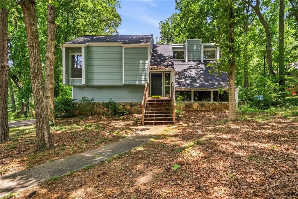 3 bedroom, 2 bathroom, 1,689 sq ft single family residence sold at 1951 Kinridge Road, Marietta, GA 30062