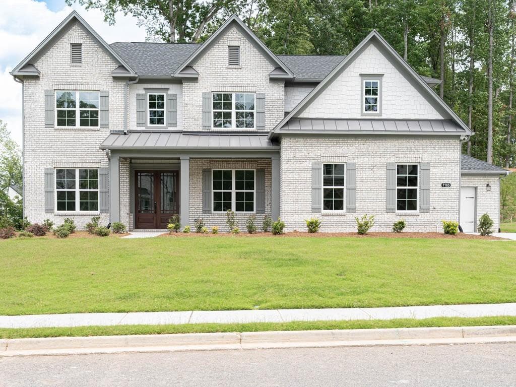 5 bedroom, 6 bathroom, 3,800 sq ft single family residence for sale at 7165 Cornflower Court, Cumming, GA 30040 — photo 2